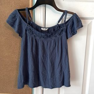 🛍️ Chloe & Katie flowy off the shoulder flutter sleeve peasant top - XS